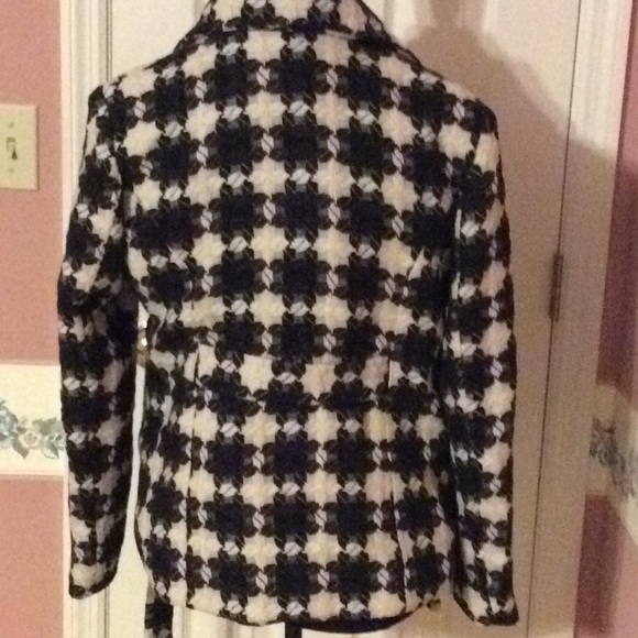 BEAUTIFUL SHORT BLACK/CREAM/BROWN JACKET W/ BELT - Picture 2 of 4